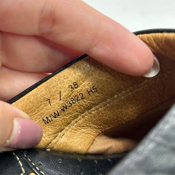 Born Women's Slip On Black Leather Mules Clogs Heels Size 7 Comfort Casual - Picture 13 of 14